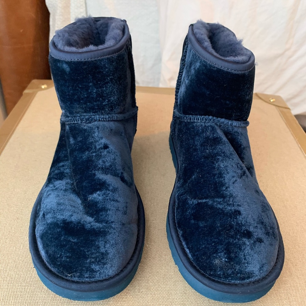 Ugg Classic Velvet Minis in Navy